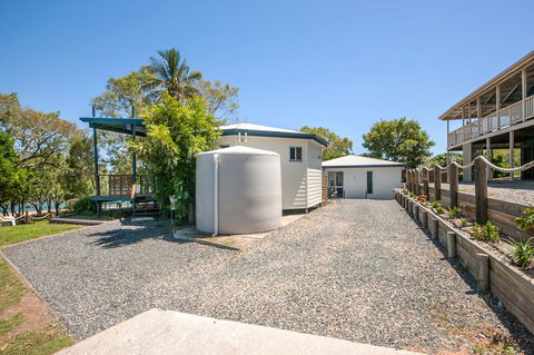 Sunset Cabins 1770 - Tourism Brisbane 7
