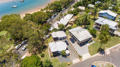 Sunset Cabins 1770 - Tourism Brisbane 6