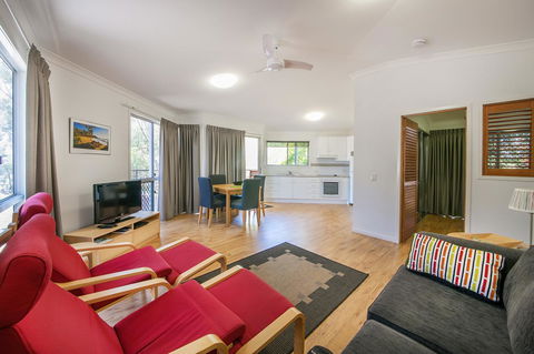 Sunset Cabins 1770 - Tourism Brisbane 5