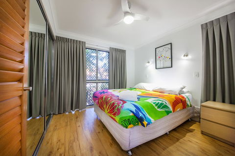 Sunset Cabins 1770 - Tourism Brisbane 9