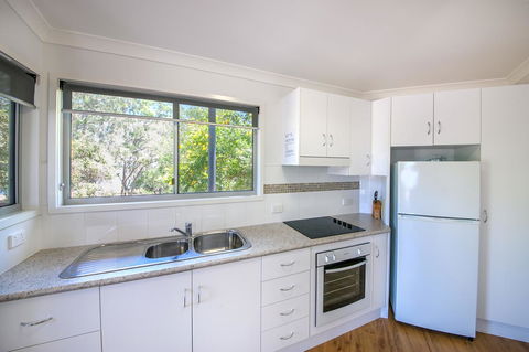 Sunset Cabins 1770 - Tourism Brisbane 11
