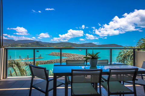 Mirage Whitsundays - Tourism Brisbane 0