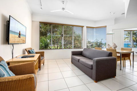 Rolling Surf Resort - Tourism Brisbane 31