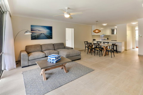 Frangipani 104 - Hamilton Island - Tourism Brisbane 4