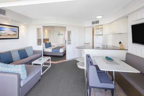 Ramada Resort By Wyndham Golden Beach - Tourism Brisbane 13