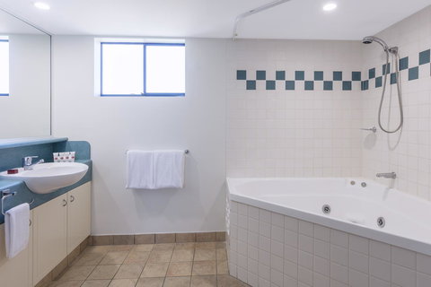 Ramada Resort By Wyndham Golden Beach - Tourism Brisbane 30