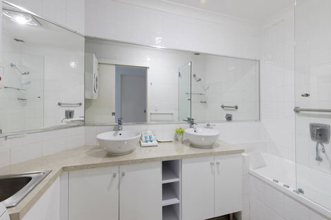 Noosa Shores Resort - Brisbane Tourism 16