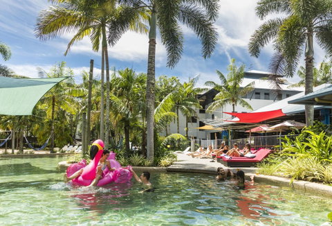 Summer House Cairns - Tourism Brisbane 3