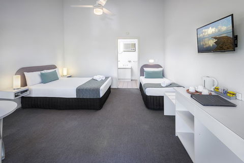 The Beach Motel Hervey Bay - Tourism Brisbane 12