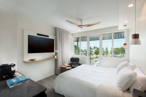Heart Hotel And Gallery Whitsundays - Tourism Brisbane 4
