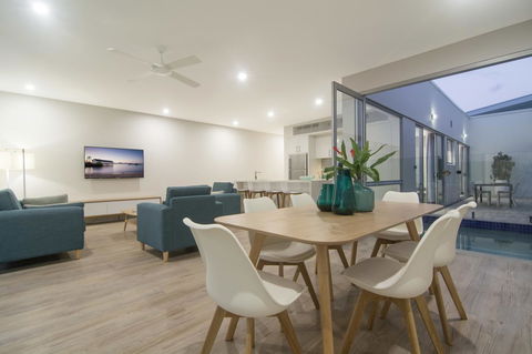 Pool Resort Port Douglas - Brisbane Tourism 37
