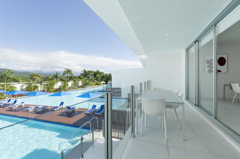 Pool Resort Port Douglas - Brisbane Tourism 26