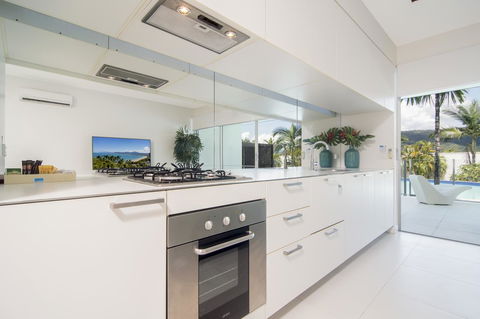 Pool Resort Port Douglas - Brisbane Tourism 8