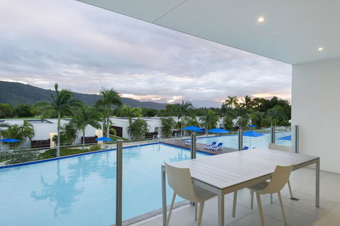 Pool Resort Port Douglas - Brisbane Tourism 18
