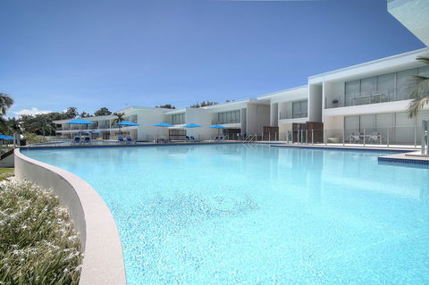 Pool Resort Port Douglas - Brisbane Tourism 3