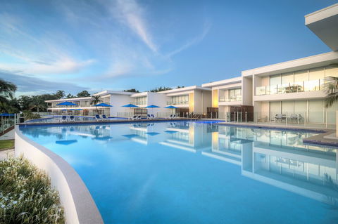 Pool Resort Port Douglas - Brisbane Tourism 0