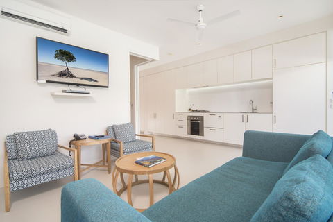Pool Resort Port Douglas - Brisbane Tourism 7