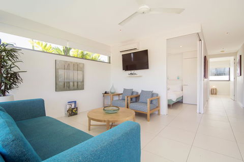 Pool Resort Port Douglas - Brisbane Tourism 12