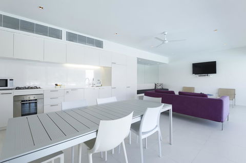 Pool Resort Port Douglas - Brisbane Tourism 21
