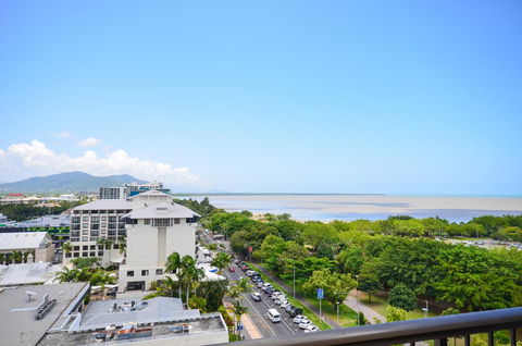 Pacific Hotel Cairns - Tourism Brisbane 7