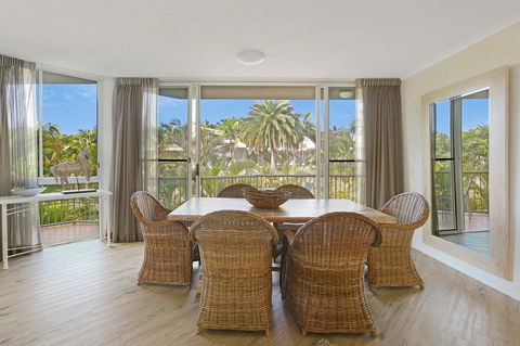 Noosa Tropicana - Tourism Brisbane 43