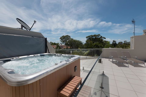 Noosa Tropicana - Tourism Brisbane 38