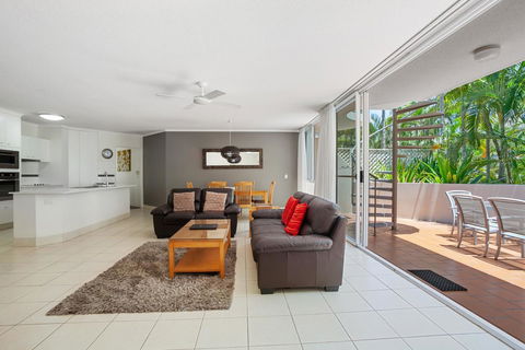 Noosa Tropicana - Tourism Brisbane 21