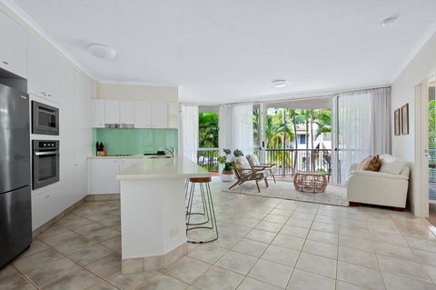 Noosa Tropicana - Tourism Brisbane 12
