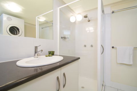 The Port Douglas Queenslander - Tourism Brisbane 10