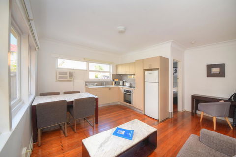 Backpackers In Paradise 18-35 Hostel - Tourism Brisbane 11
