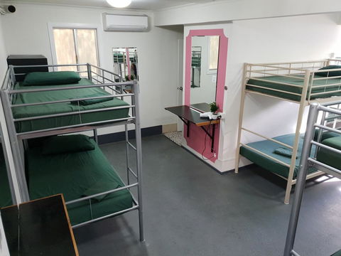 Backpackers In Paradise 18-35 Hostel - Tourism Brisbane 10