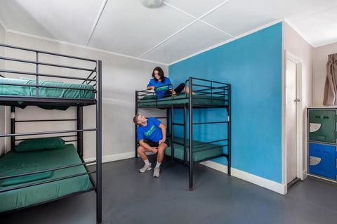 Backpackers In Paradise 18-35 Hostel - Tourism Brisbane 4