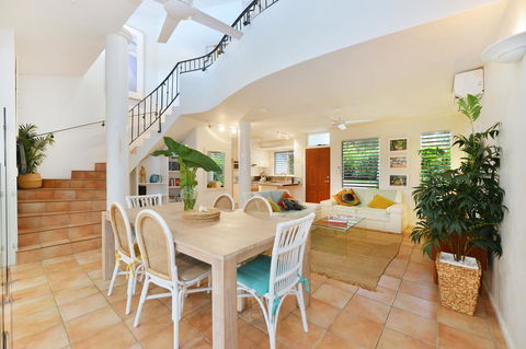 [ ANDY'S BEACH HOUSE ] - Tourism Brisbane 10