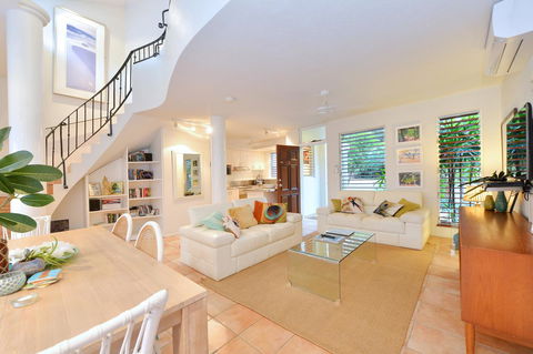 [ ANDY'S BEACH HOUSE ] - Tourism Brisbane 13