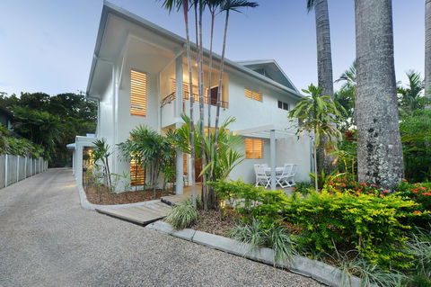 [ ANDY'S BEACH HOUSE ] - Tourism Brisbane 11