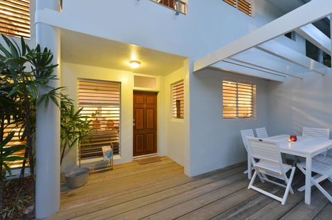 [ ANDY'S BEACH HOUSE ] - Tourism Brisbane 7