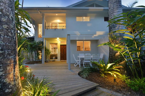 [ ANDY'S BEACH HOUSE ] - Tourism Brisbane 6
