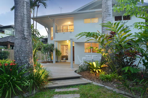 [ ANDY'S BEACH HOUSE ] - Tourism Brisbane 9