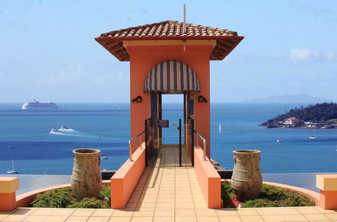 Martinique Whitsunday Resort - Tourism Brisbane 1