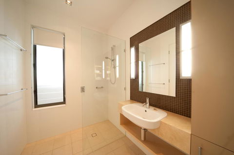 The Boathouse Apartments - Brisbane Tourism 13