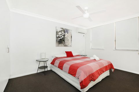 Headland Tropicana Resort - Tourism Brisbane 10