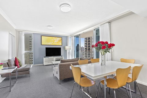 Beach Stay - Ocean & Riverview Resort Chevron Renaissance Central Surfers Paradise - Tourism Brisbane 10