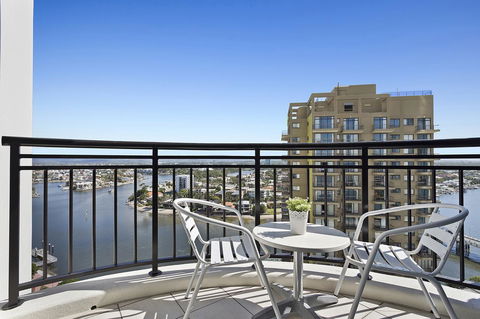 Beach Stay - Ocean & Riverview Resort Chevron Renaissance Central Surfers Paradise - Tourism Brisbane 13