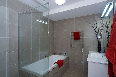 Beach House On Tradewinds Avenue - Brisbane Tourism 9