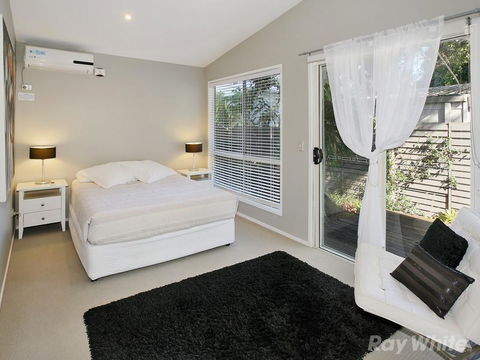Beach House On Tradewinds Avenue - Brisbane Tourism 7