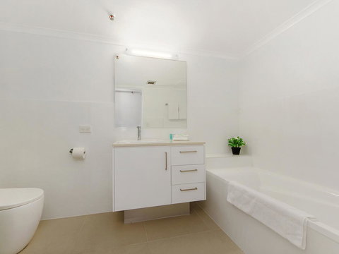 Sunbird Beach Resort Main Beach - Tourism Brisbane 31
