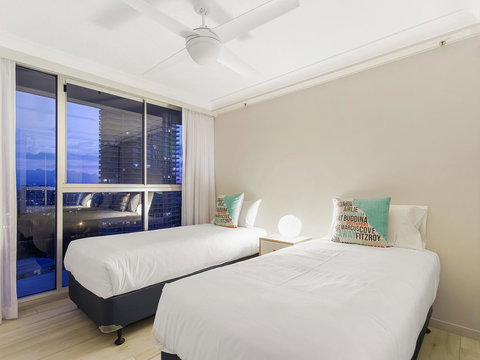 Sunbird Beach Resort Main Beach - Tourism Brisbane 6