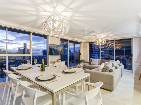 Sunbird Beach Resort Main Beach - Tourism Brisbane 1