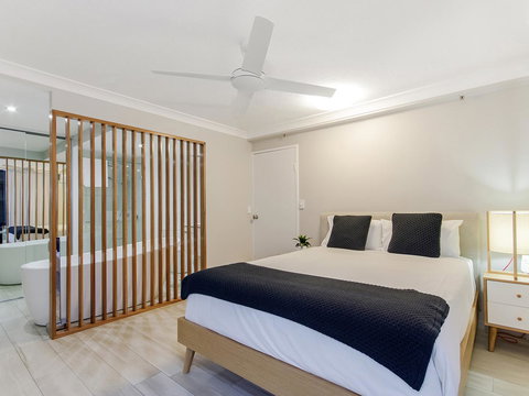 Sunbird Beach Resort Main Beach - Tourism Brisbane 7