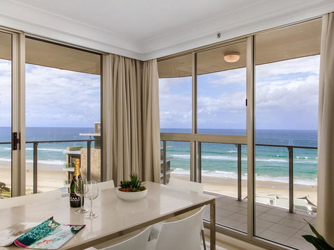 Sunbird Beach Resort Main Beach - Tourism Brisbane 17